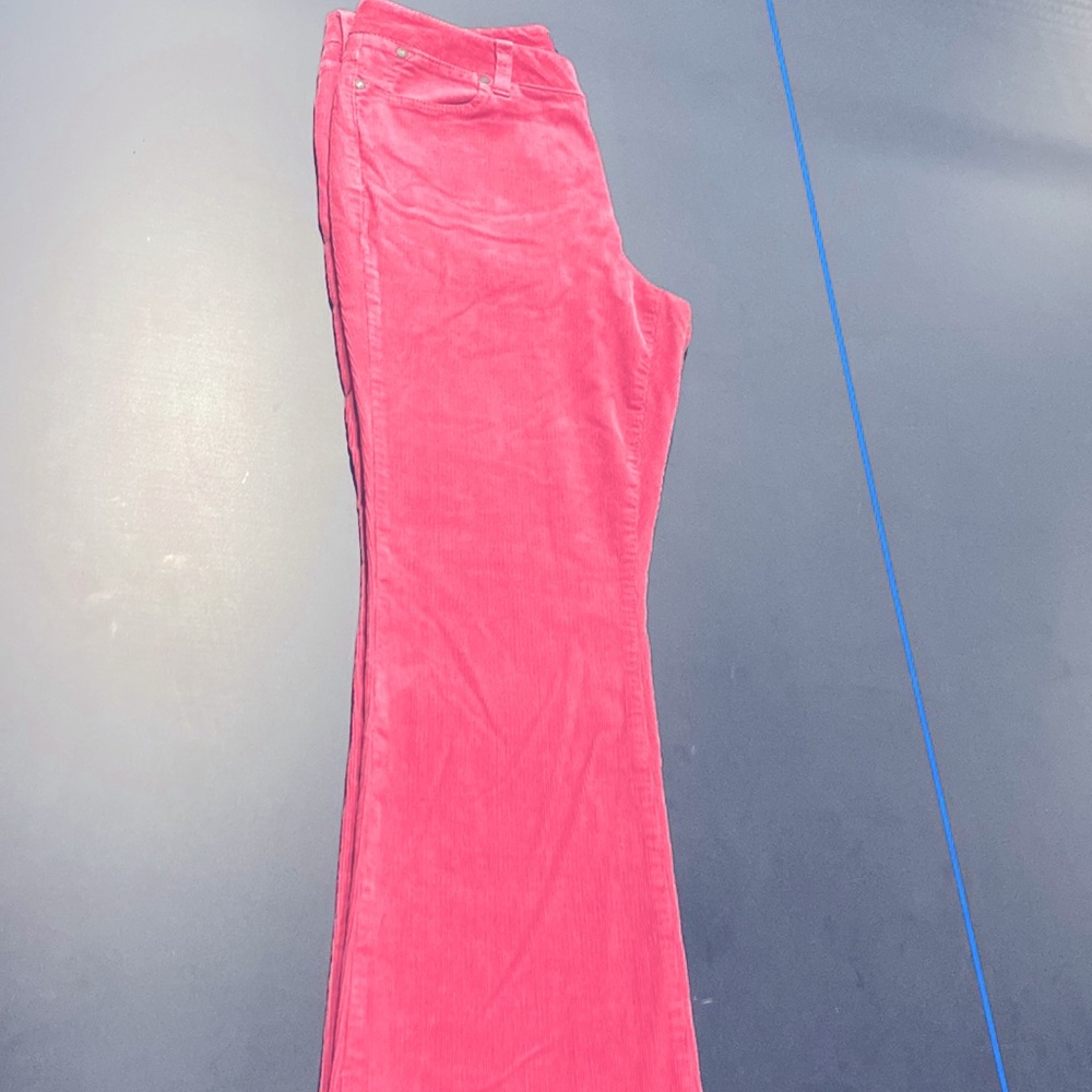 Curvy leg.corduroy